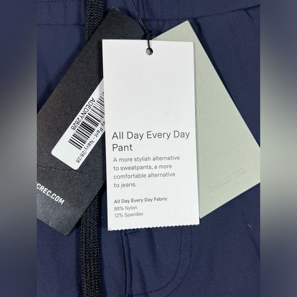 NWT Public Rec 28/28 All Day Everyday Pant Navy Performance Non-Wrinkle - Picture 4 of 14